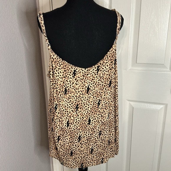Torrid Leopard and Lightning Print Top - Size 3/3X - Picture 3 of 4